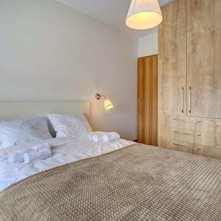 Spacious Home Office With Secure Garage In Sofia Eksteriør bilde