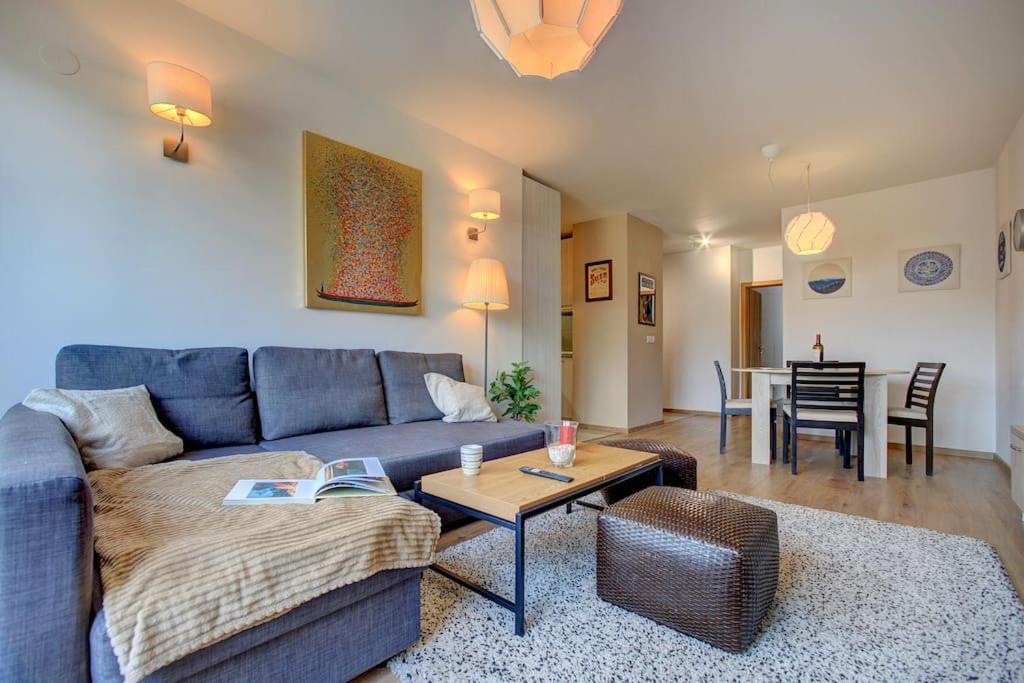 Spacious Home Office With Secure Garage In Sofia Eksteriør bilde