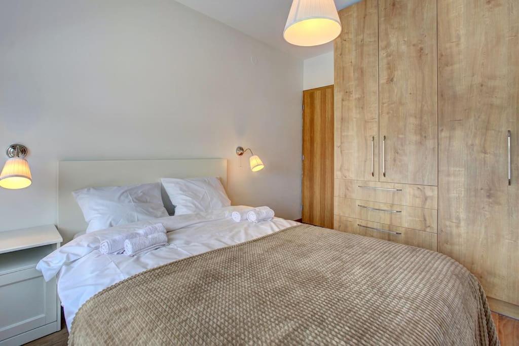 Spacious Home Office With Secure Garage In Sofia Eksteriør bilde